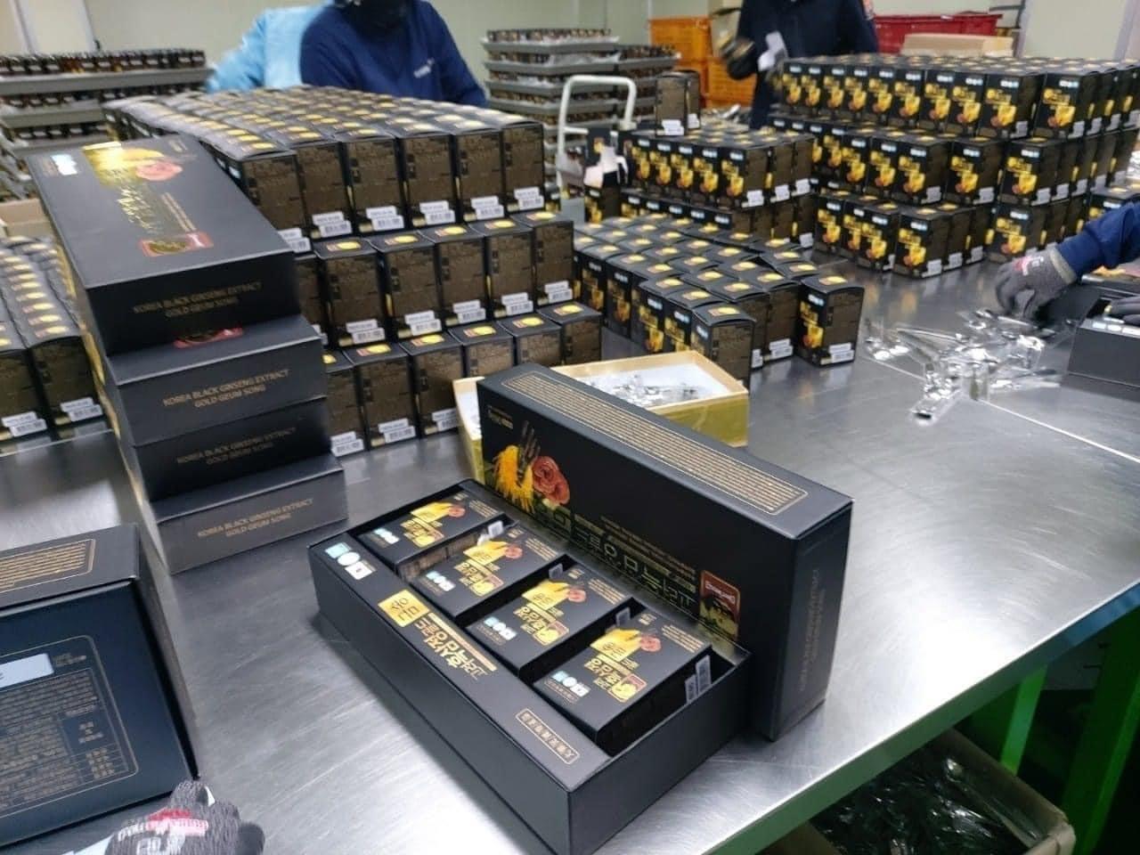 123 UBuy Shop 123 UBuy Shop_Korea Black Ginseng Extract Cordyceps Reishi Mushroom 960g (240g 4ea) Immune Support, Energy Booster, Fatigue Recovery, Mental Performance.