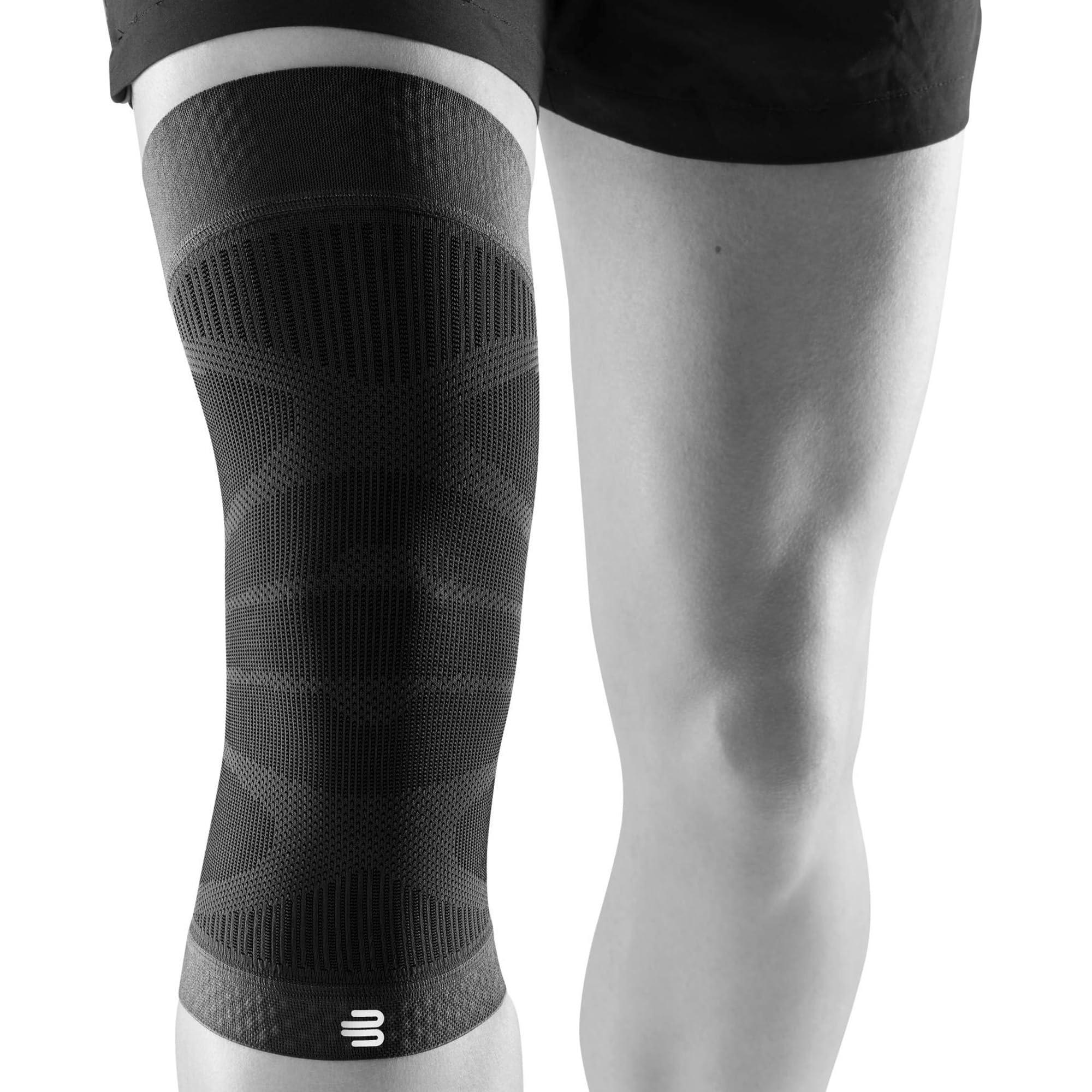 BAUERFEIND Bauerfeind Sports Compression Knee Support - Lightweight Design with Gripping Zones for Knee Pain Relief & Performance, Black, Size M
