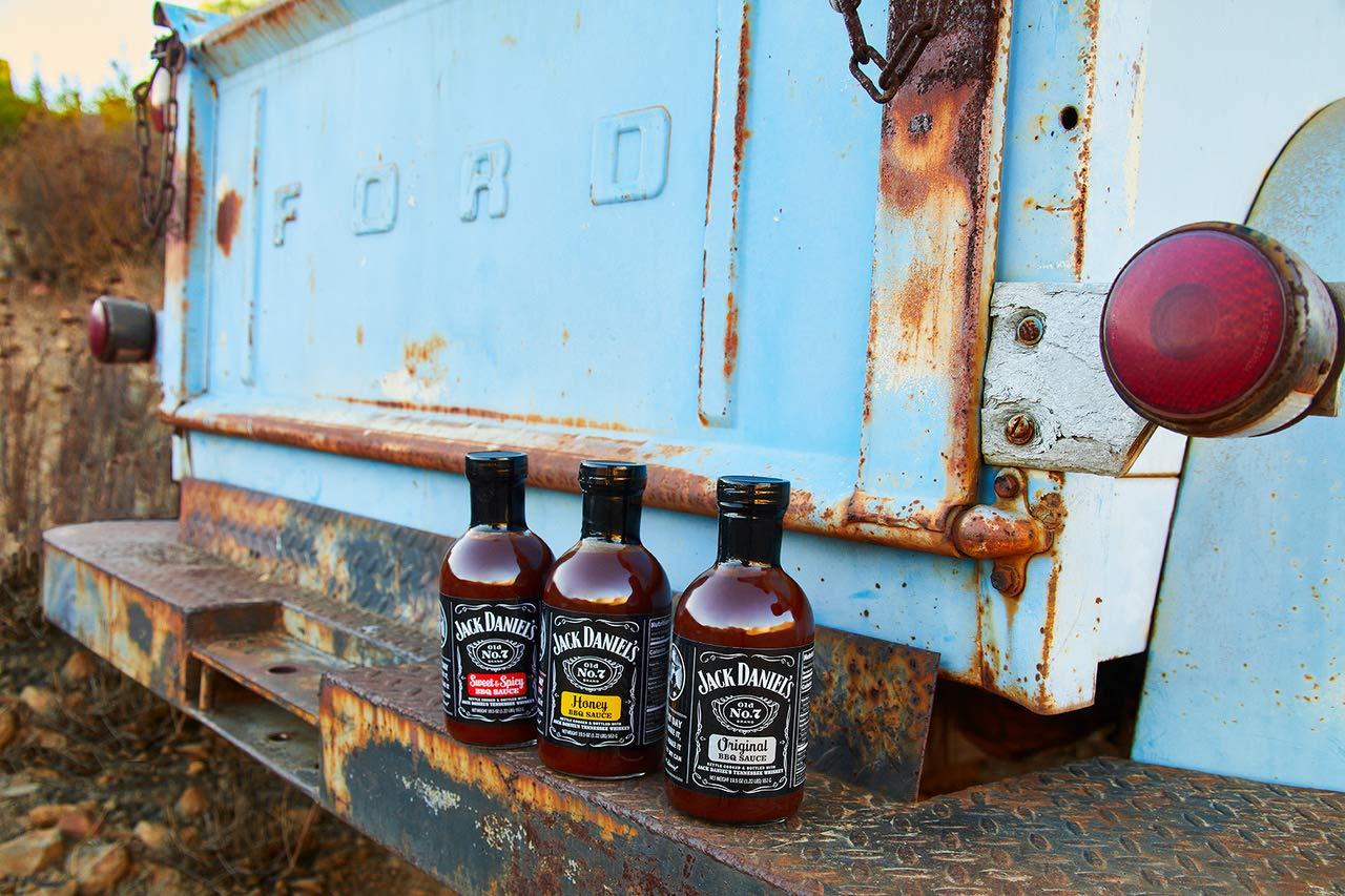 Jack Daniel's Jack Daniels, Barbeque Sauce Sweet & Spicy, 19.5 Ounce