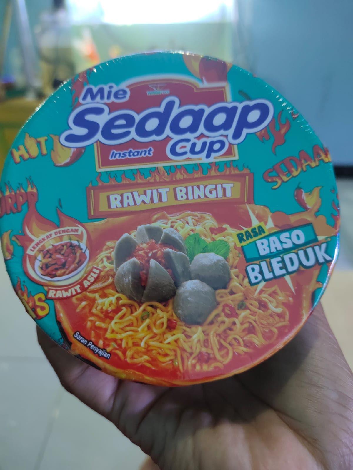 Mie Sedaap Mie Sedaap Cup Instant Noodle Rawit Bingit Rasa Baso Bleduk, 77 gram (Pack of 2)