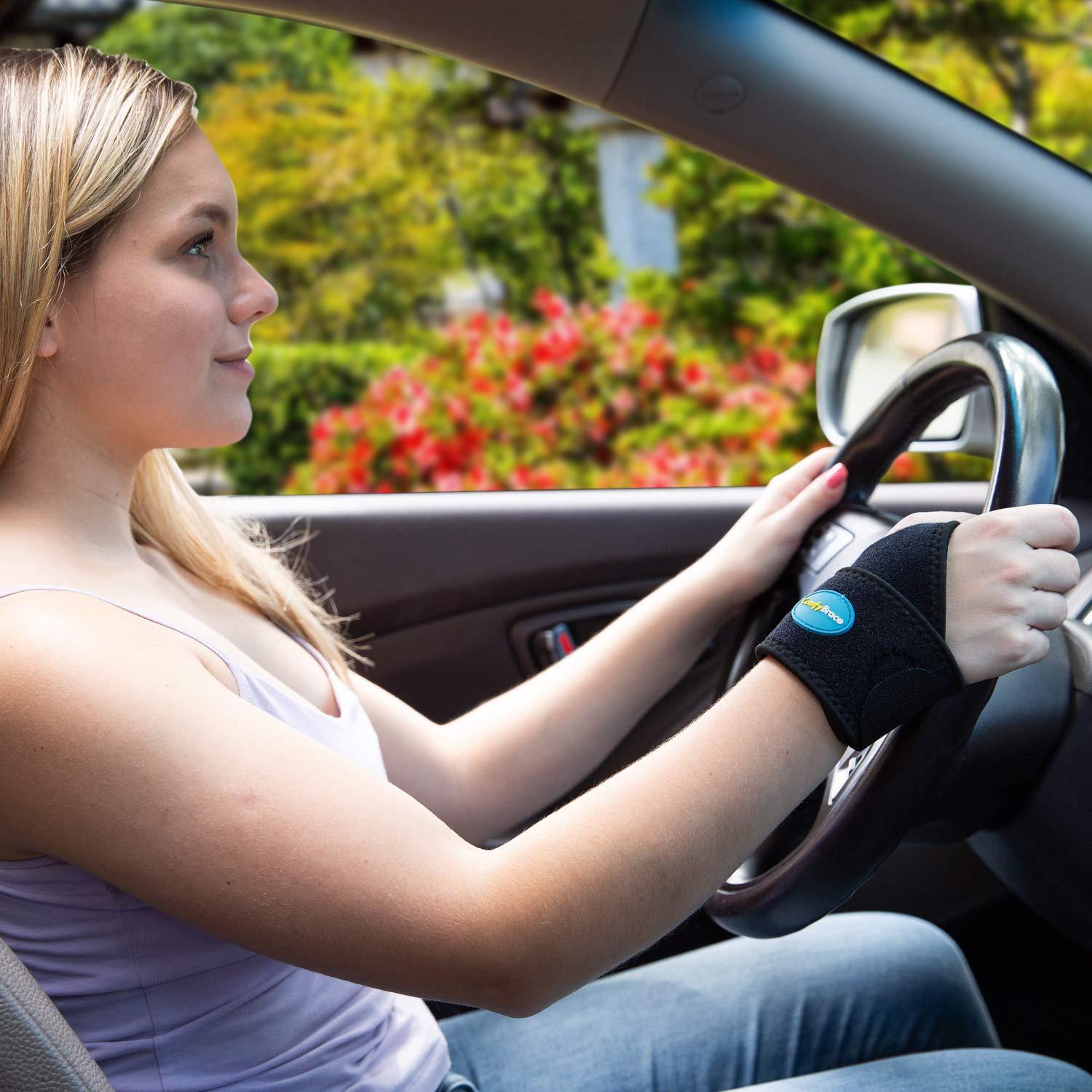 ComfyBrace ComfyBrace Premium Lined Wrist Wrap/Carpal Tunnel Wrist Brace/Arthritis Hand Support - Fits Both Hands - Adjustable - Fitted (Day Brace, One Size)