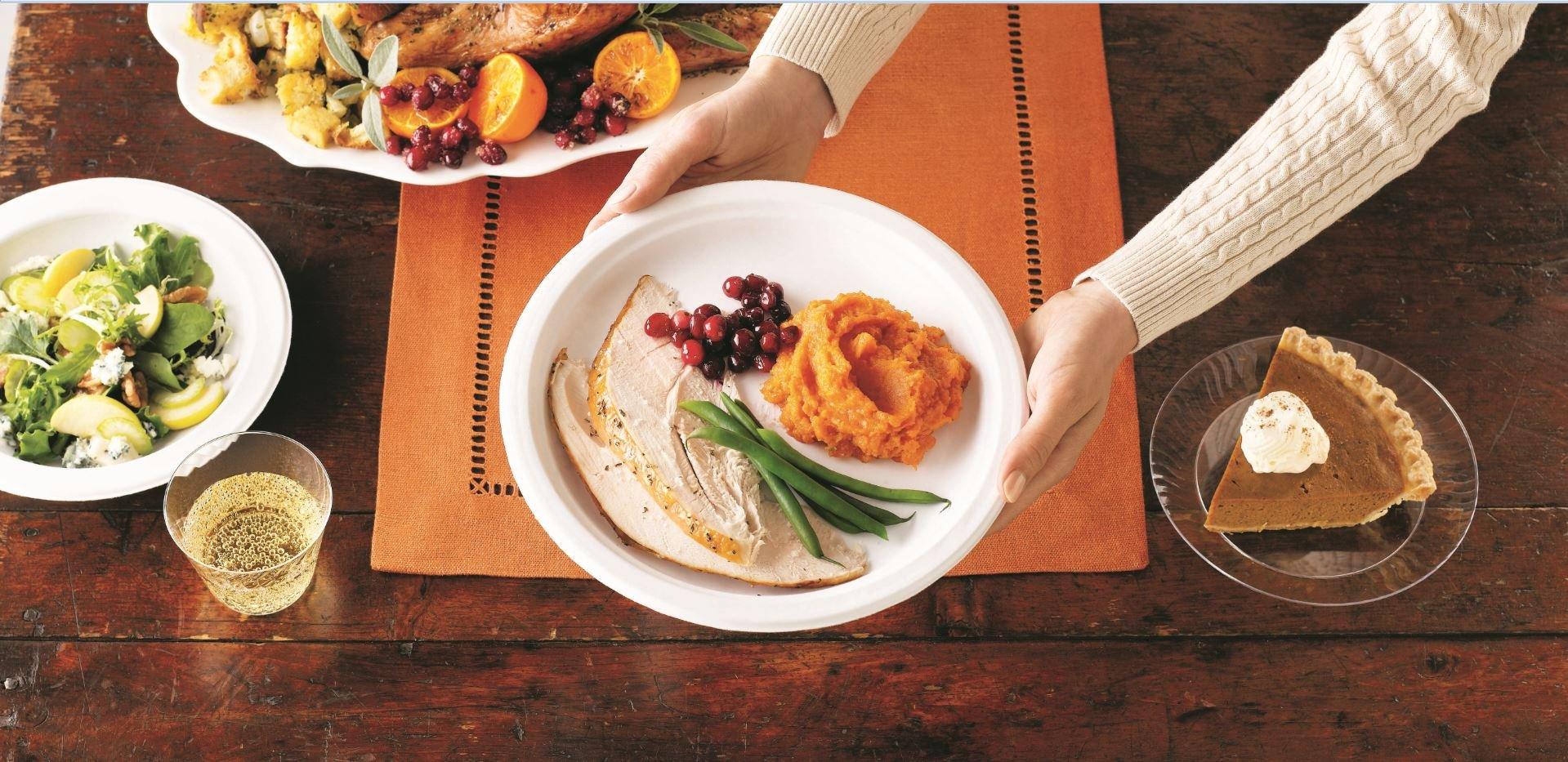 Chinet Chinet 10 3/8 Dinner Plate 100-count Box