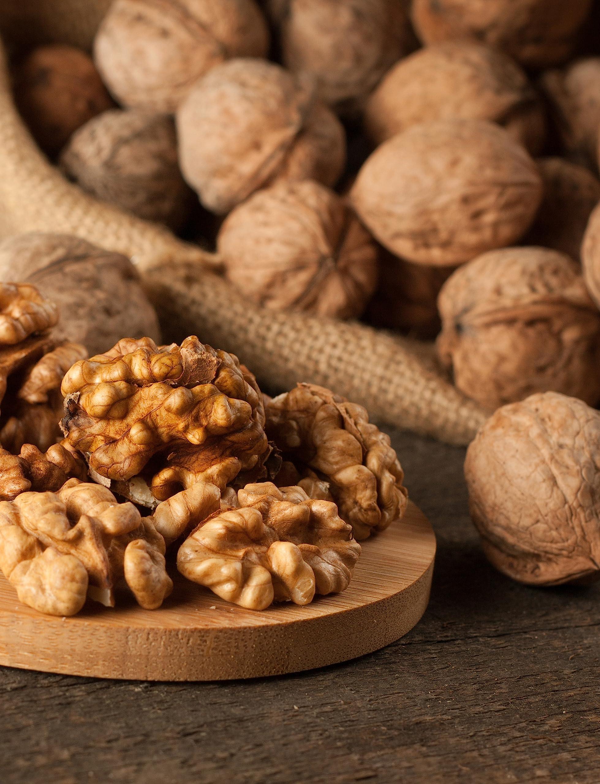 Anna and Sarah Anna and Sarah Walnuts in Shell, Jumbo, Fresh, Buttery Taste, Easy to Crack, California Chandler, Natural Shells, Not Bleached in Box (9 Lbs)