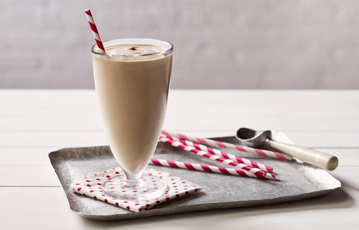 HERSHEY'S HERSHEY'S Syrup, Chocolate, Dessert Topping/Beverage Syrup, Gluten-Free, 48 Ounce (Pack of 12)