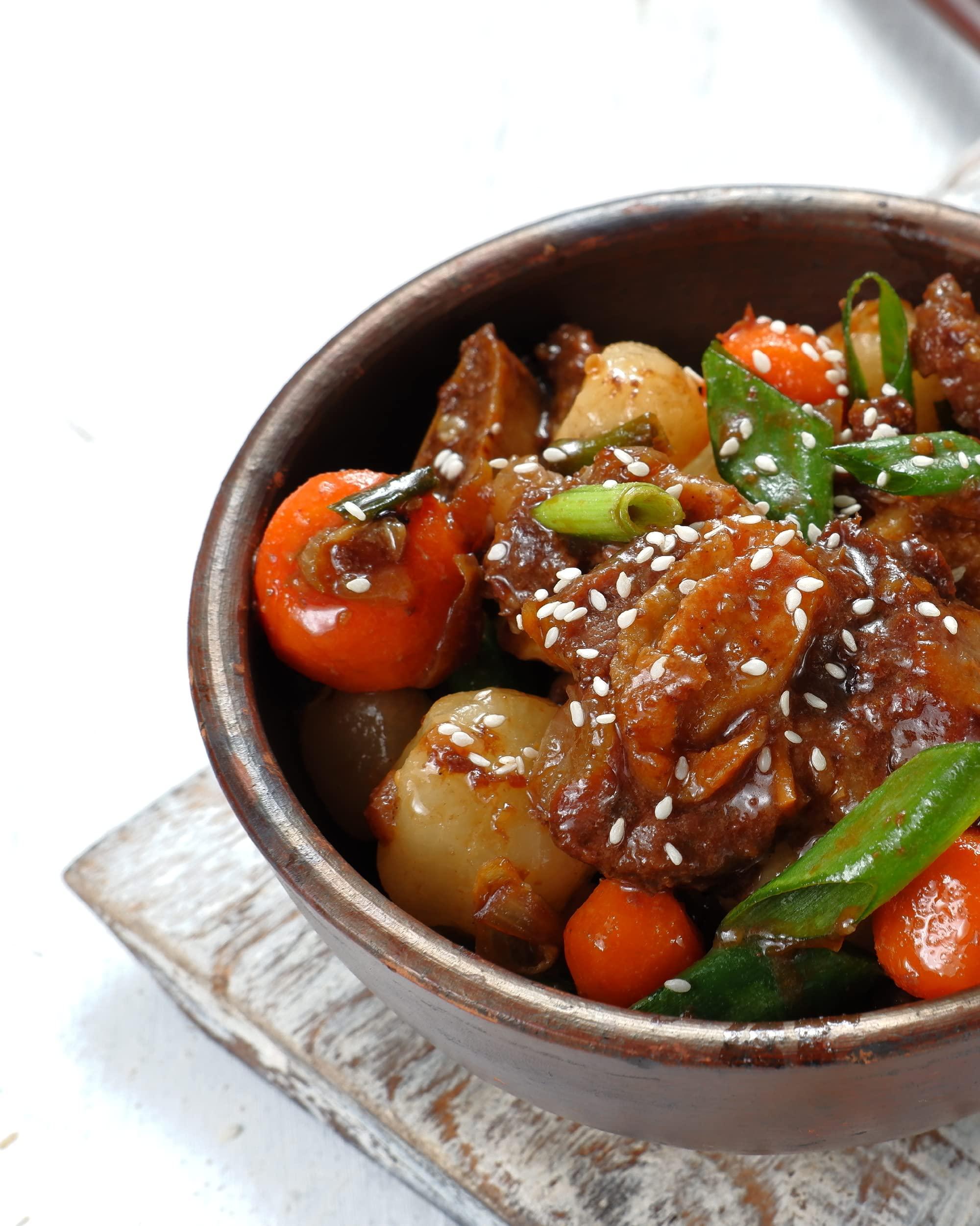 Sempio SEMPIO Soy Sauce for Braising - Balanced Flavor Enhancer for Braised Dishes, Korean, Asian Food, Made in Korea. (29.08 fl oz / 860mL, Vegan, Non-GMO)