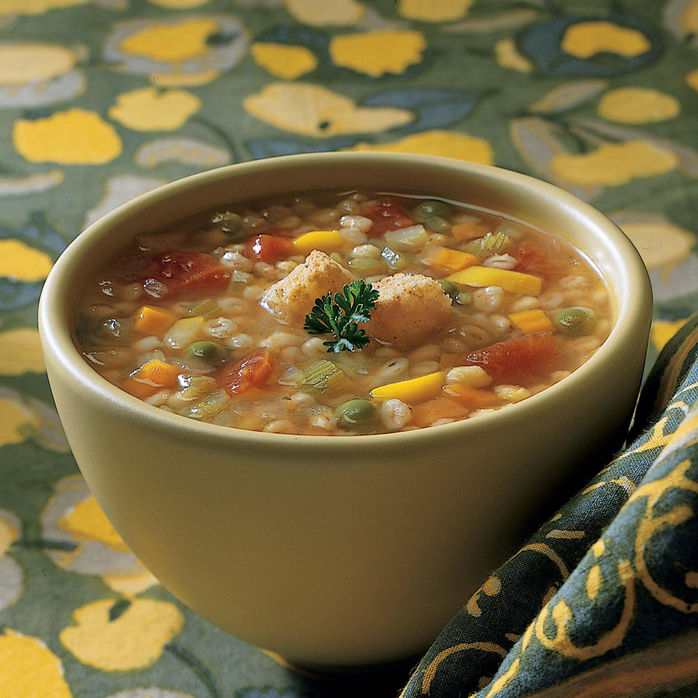 Amy's Amys Soup, Vegan Vegetable Barley Soup, Low Fat, Made With Organic Tomatoes, Carrots and Celery, Canned Soup, 14.1 Oz