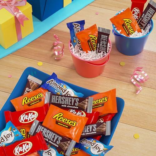HERSHEY'S Hershey Assorted Chocolate Snack Size, Candy Bag, 15.57 oz (30 Pieces)
