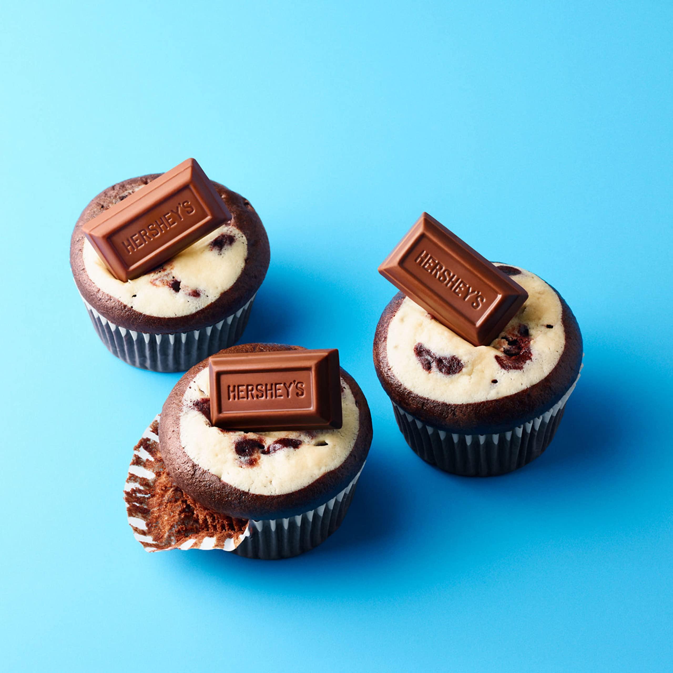 HERSHEY'S HERSHEY\'S Miniatures Assorted Chocolate Candy Family Pack, 17.6 oz