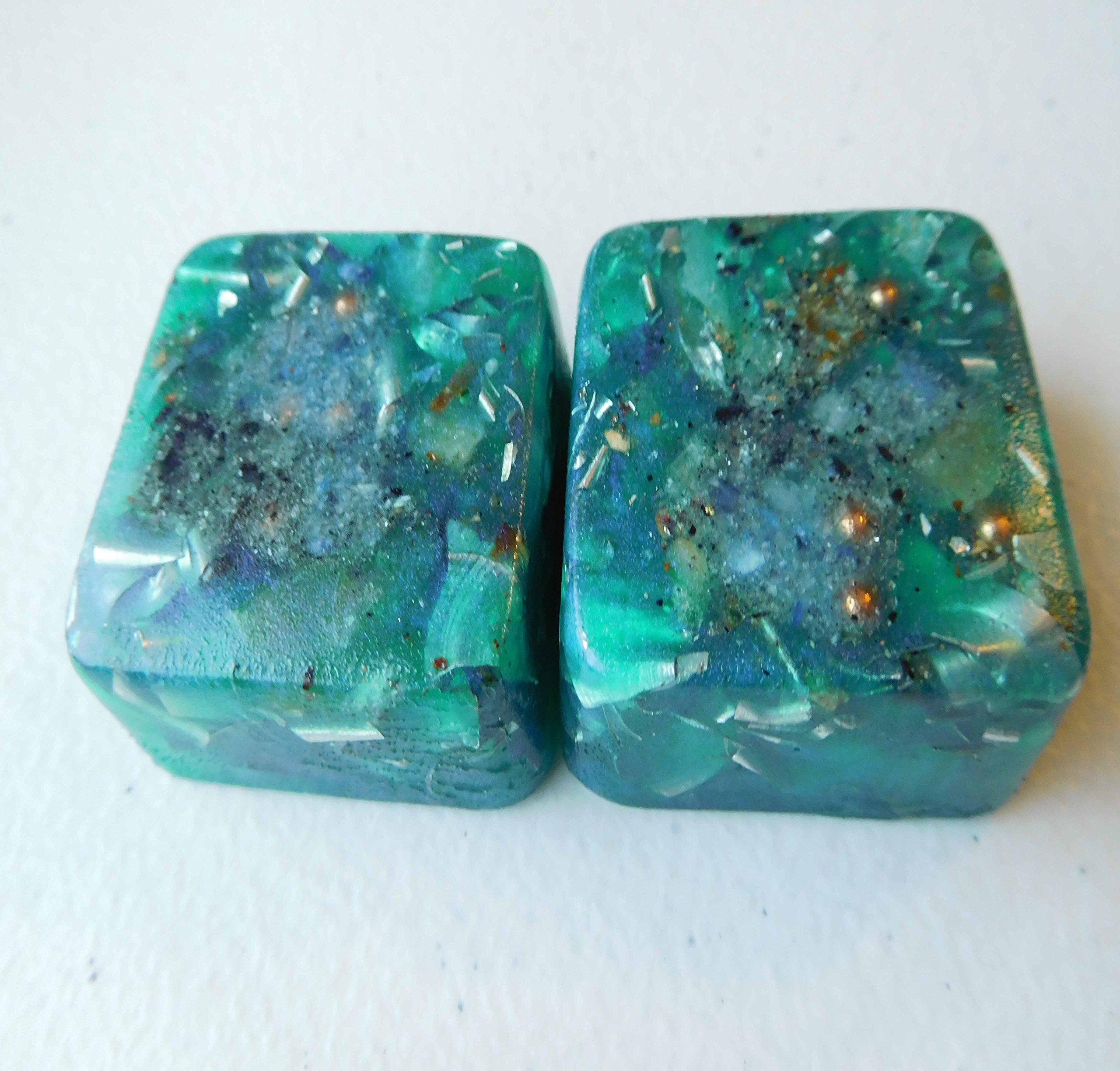 Rise Perspective Green Purple 2 Mini Cube Tower Busters Crystal Orgone (Green Purple)