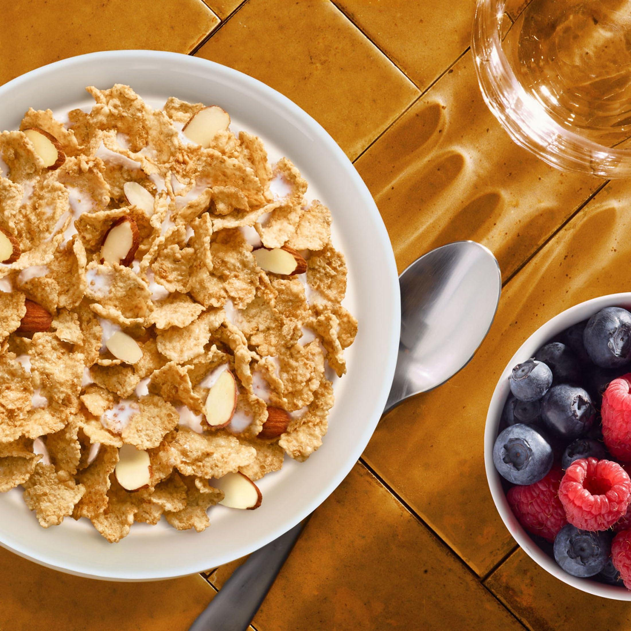 Special K Kellogg\'s Special K Breakfast Cereal, Fiber Cereal, Family Breakfast, Family Size, Vanilla and Almond (8 Boxes)