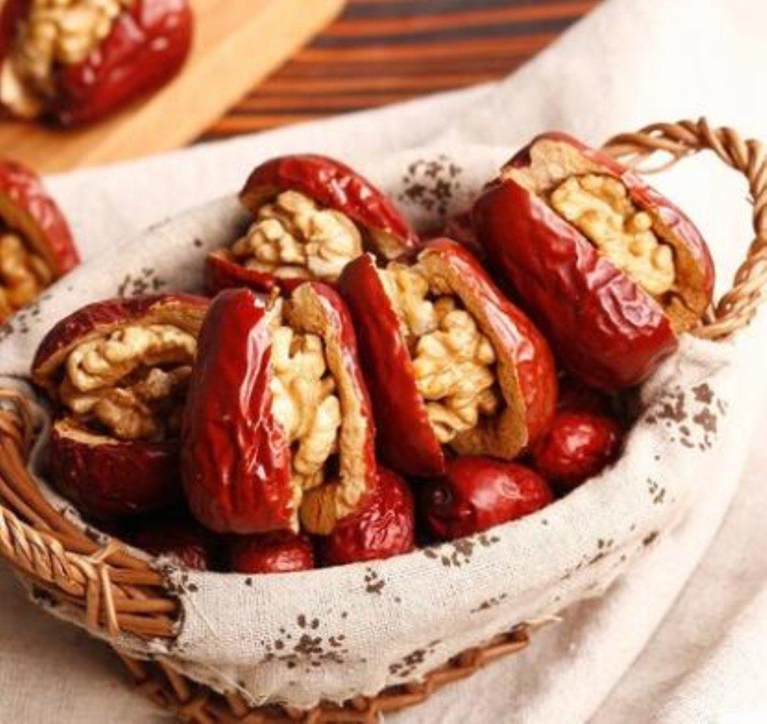 SZSSS Specialty Food Sweet Red Dates Jujube with Crisp Walnut 200g/7.1oz