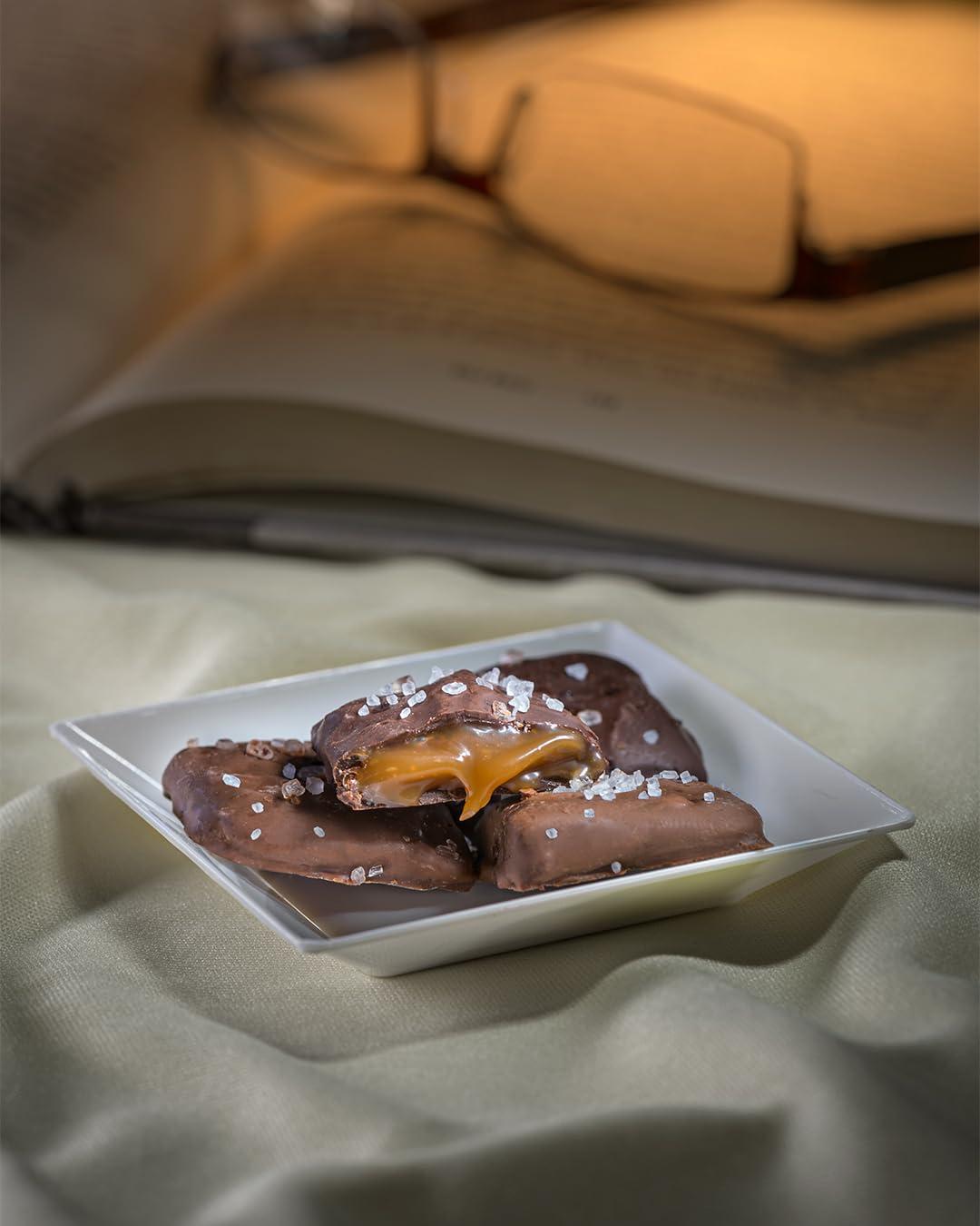 Sanders Sanders Milk Chocolate Sea Salt Caramel Thins Tub 18 oz. 2-Pack (2 x 18 oz. tub)