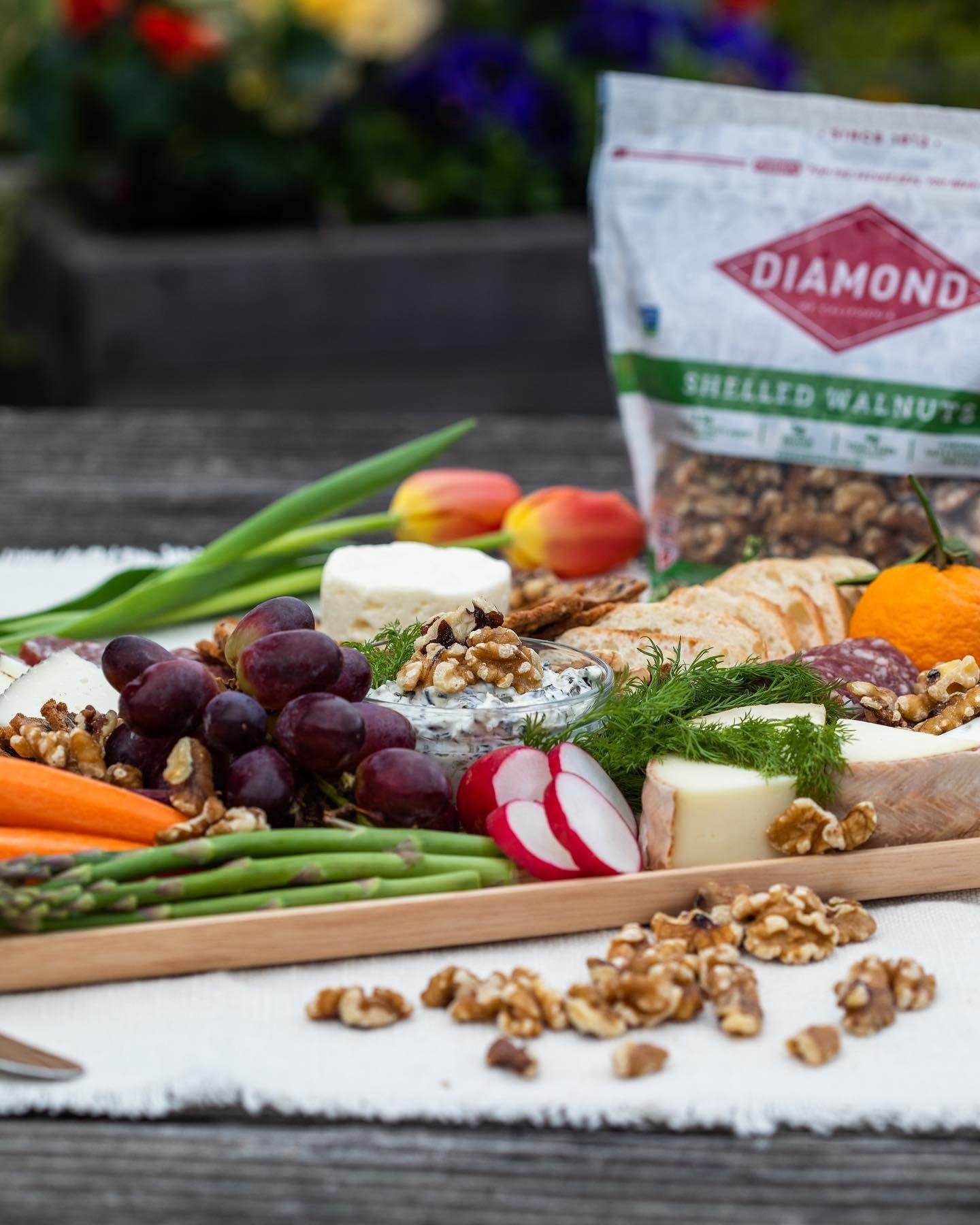 Diamond of California Diamond Shelled Walnuts 32 oz