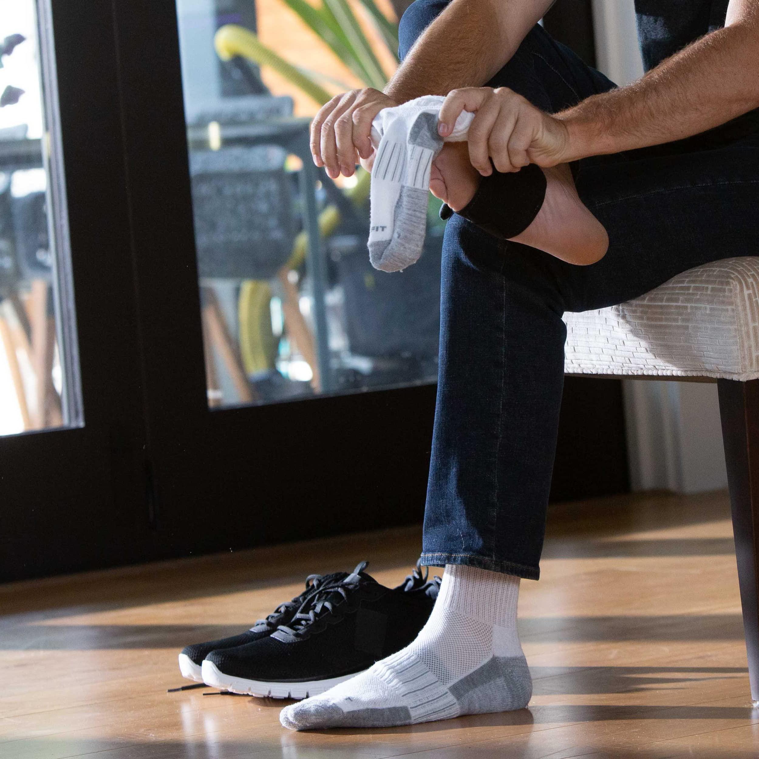 Copper Fit Copper Fit CFACBP Health Unisex Arch Relief Plus with Built-In Orthotic Support, Black