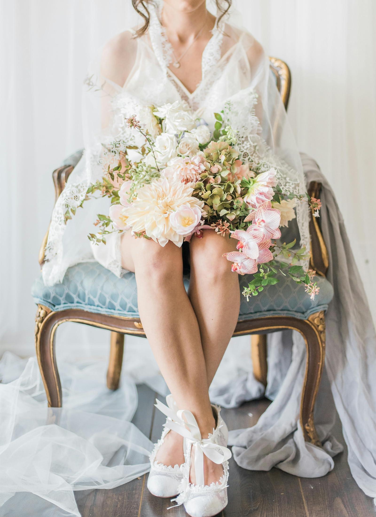 Brueyart Korean Floral Wrapping Paper, 1 Roll Black Jacquard Net Mesh Flower Wrapping Paper, Floral Bouquet Florist Accessories Supplies for Birthday Wedding Valentine\'s Day Gift Wrap Paper - 50cm X 5 Yard