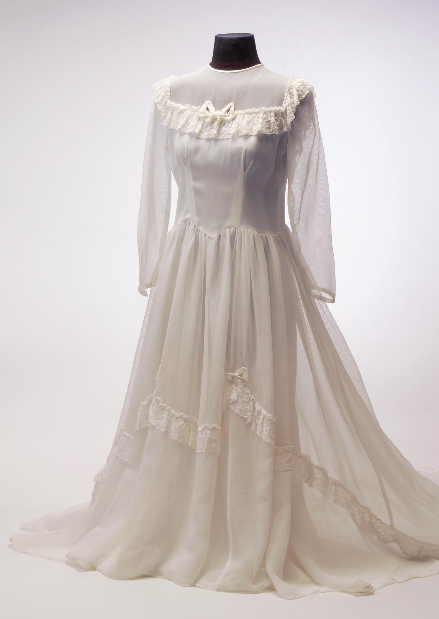 Ursofty Engleside Products Restoration Hypoallergenic Powder to Clean Antique and Delicate Linens Safely 32 Ounce Tub- One