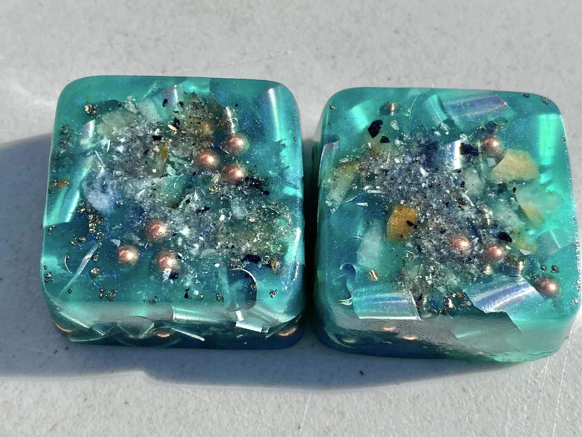 Rise Perspective Green Purple 2 Mini Cube Tower Busters Crystal Orgone (Green Purple)