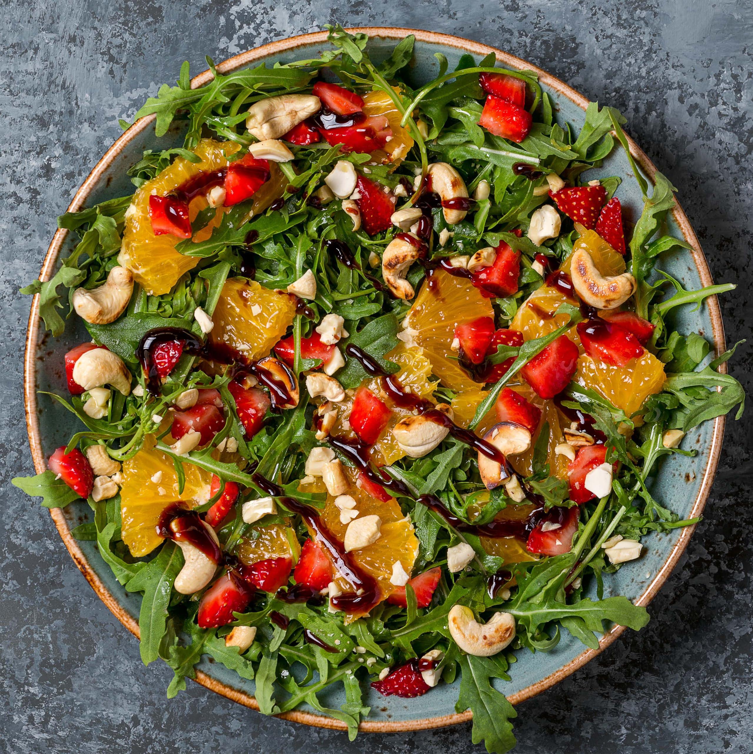 Yupik Yupik Raw Cashews, Small Pieces, 2.2 lb, Gluten-Free, Kosher, Vegan, Chopped Nuts, Unsalted, Unroasted, Oil-Free, Crunchy, Source of Protein & Iron, Nut Topping & Inclusion, Ideal for Baking & Cooking