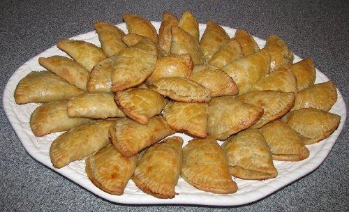 Sheba Foods Holiday Feasts African Gourmet Turkey Feast with 6 Side Dishes | Please EMAIL US your desired Turkey + Stuffing Seasoning when you place your order.