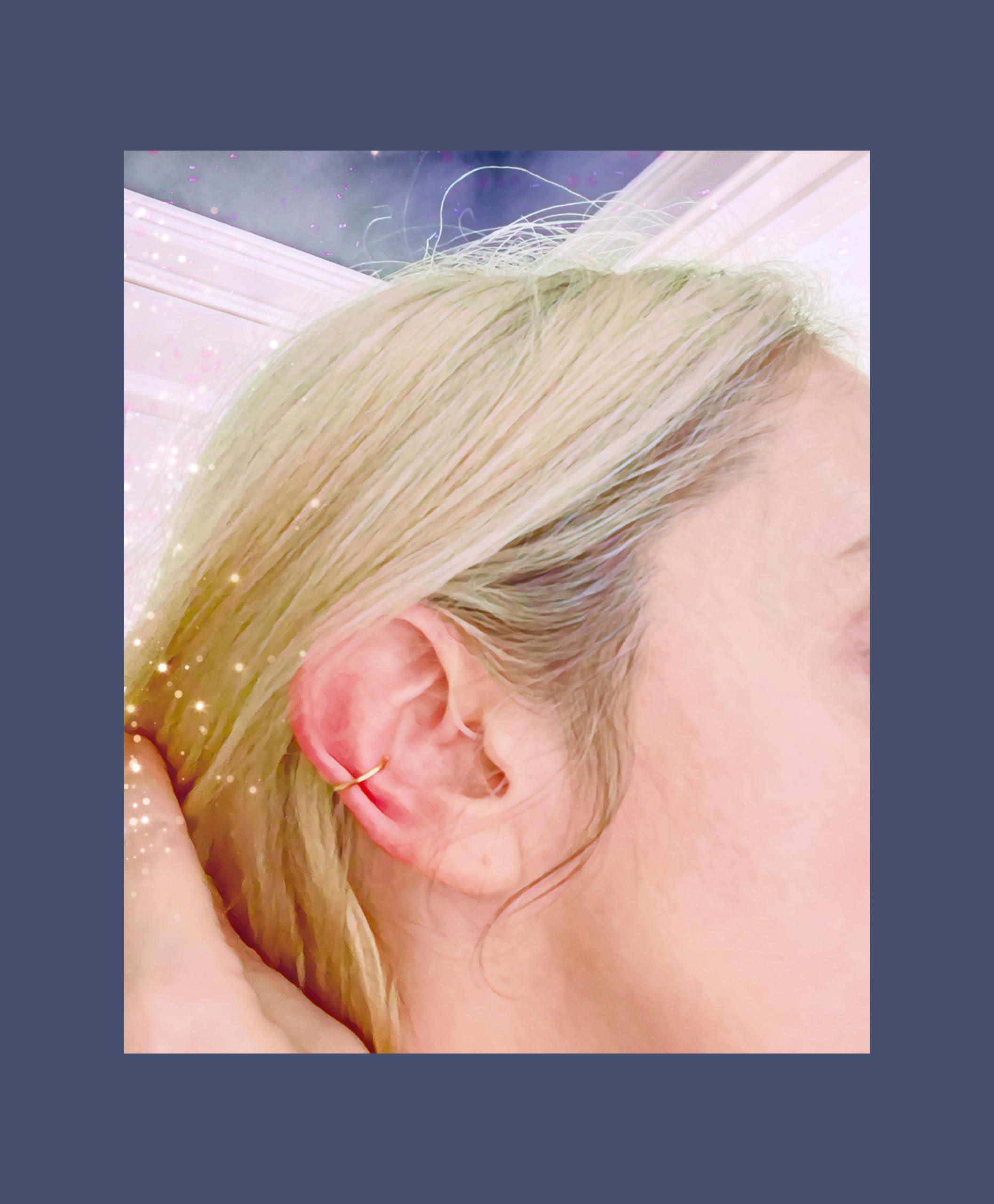 Deafmetal Deafmetal USA Retention Hearing Aid Cuff and Silicone Holster Attachment - Fits BTE and RIC Hearing Aids and BTE Cochlear Implant Processors - Keep Hearing Devices Secured - Gold - 1 Ear