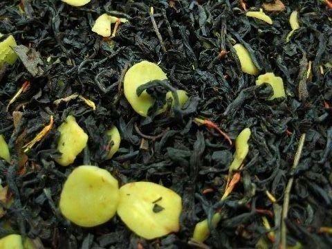 TEAF CANDIED ALMOND - flavoured black tea - in a Black Jap Caddy - 88x88x122mm (200g)