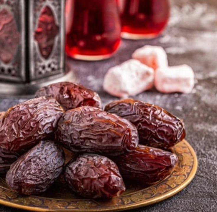 NY Spice Shop NY Spice Shop Medjool Dates - 3 Pound California Natural Delight Medjool Pitted Fresh Dates Bulk - Sweet Candied Large & Plump Chewy Texture Caramel Flavored Medjool Dates