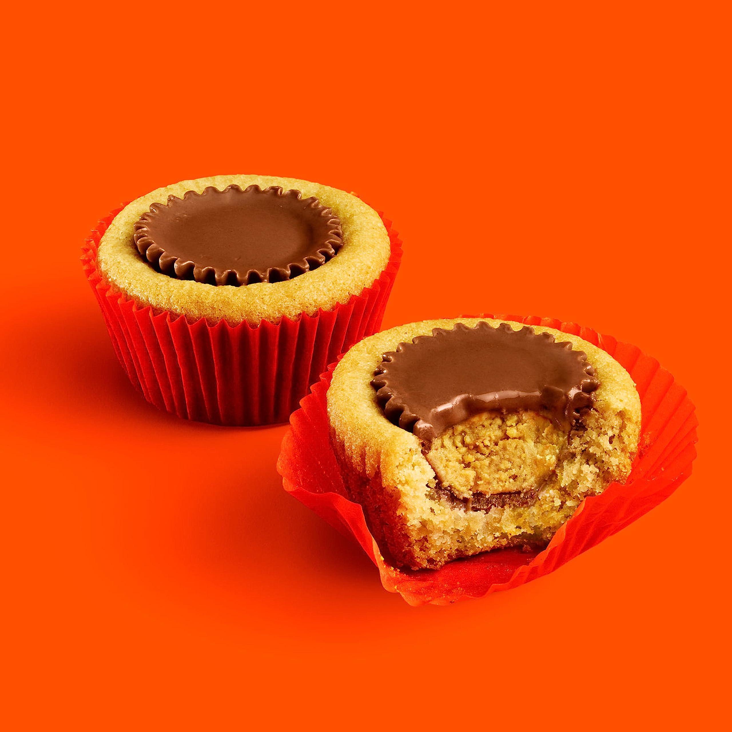 Reese's REESE\'S Miniatures Milk Chocolate Peanut Butter Cups, Candy Party Pack, 35.6 oz