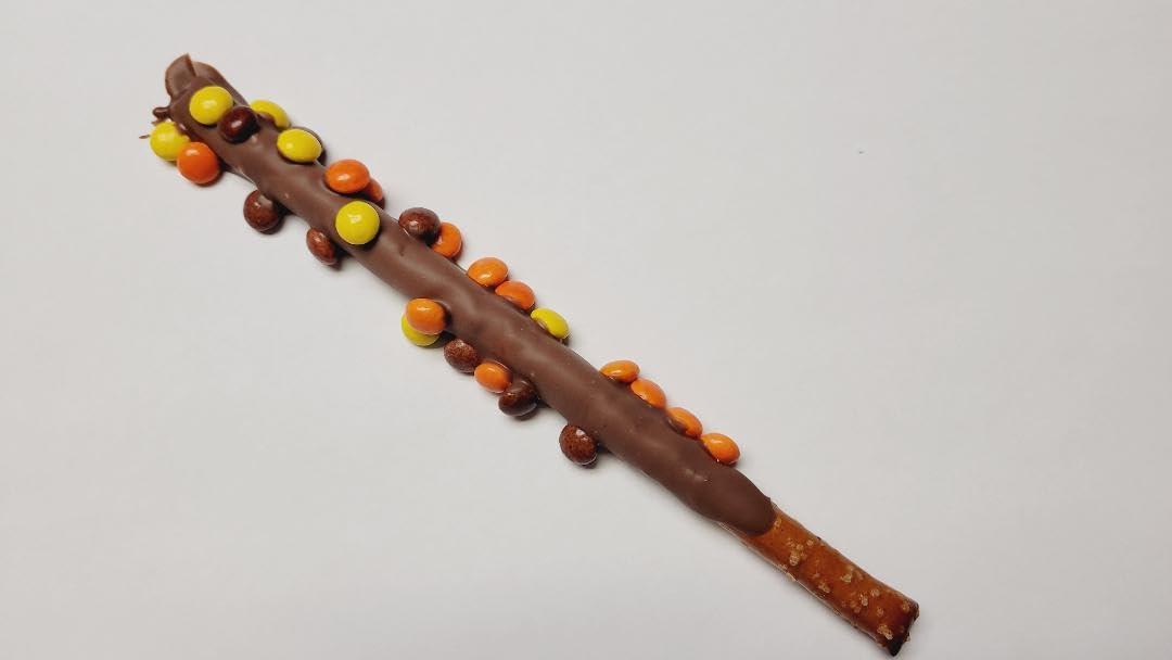 Generic Chocolate Pretzel Rods Assorted 20 Pack With Toppings