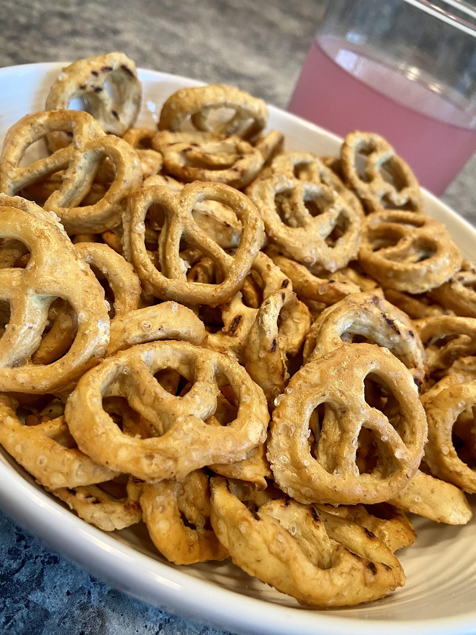 Happy Herberts HAPPY HERBERTS Pretzel Oat Bran, 8 OZ