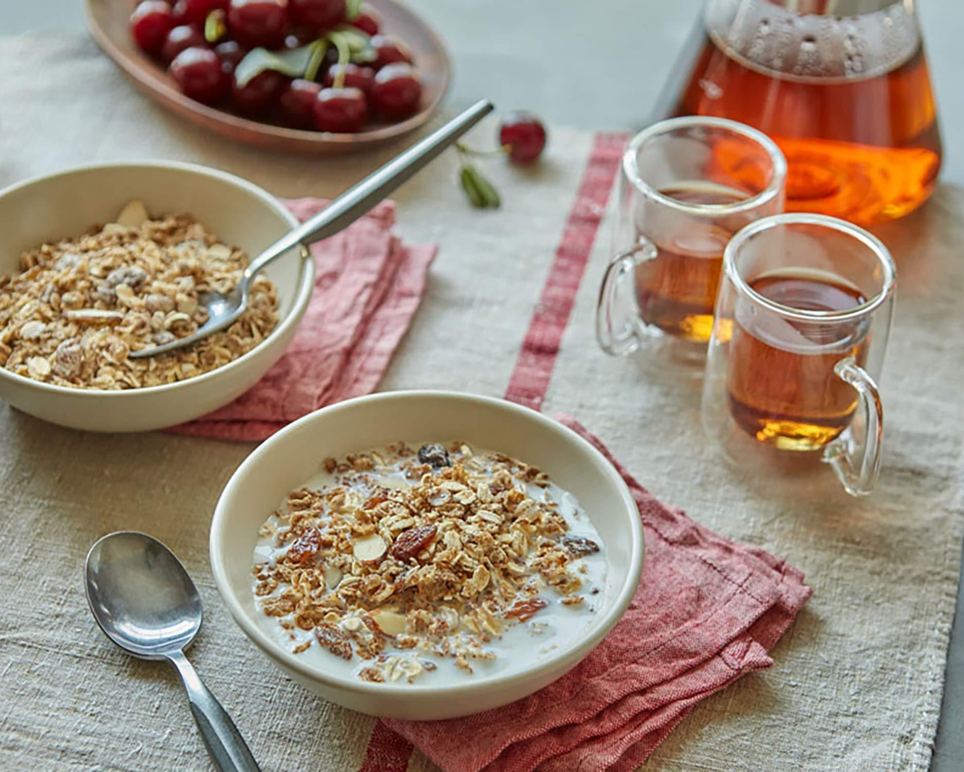 Three Sisters Alpen Original Muesli, Swiss Style Muesli Cereal, Whole Grain, Non-GMO Project Verified, Heart Healthy, Kosher, Vegan, 14 Oz Box