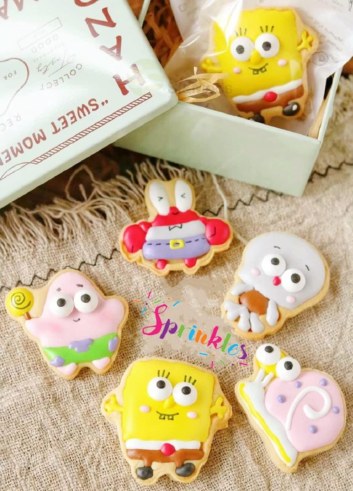 SE SI&MOOS Small Edible Eyes for Decorating Candy Eyes Edible Eyes for Cupcakes Small Eyeball Sprinkles Edible Googly Eyes Kosher Christmas Cookie Decorations 2.75 OZ with Tweezers