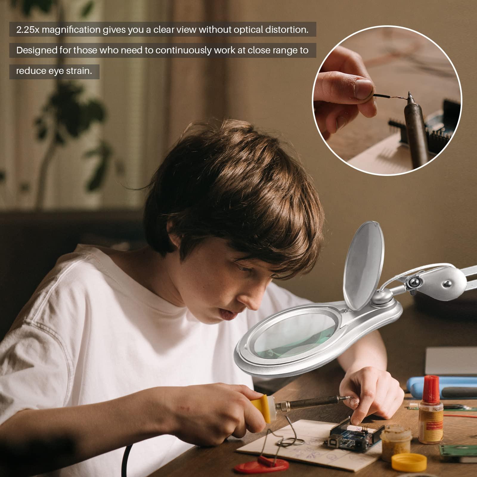 bemelux Bemelux LED Magnifying Lamp with Clamp, 5 Inch Magnifier Glass Lens, Metal Swing Arm Dimming 1200 Lumens Lighted Magnifying Desk Lamp for Crafts, Bright 60PCS LEDs - 2.25X Magnification(Silver)