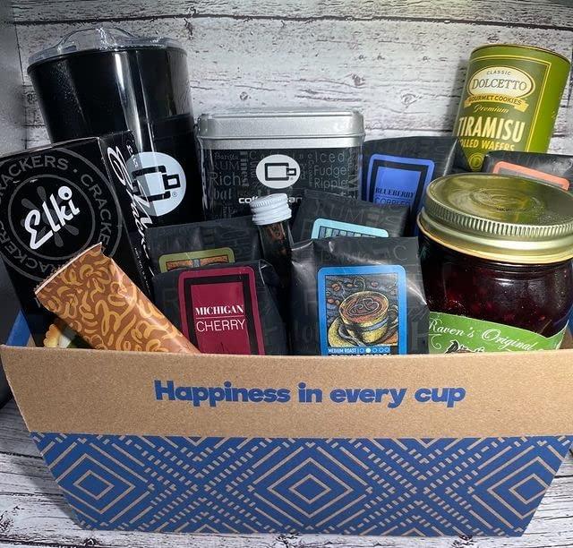 Coffee Beanery Gourmet Favorites | Coffee, Tea & Gourmet Snacks Gift basket | Coffee Beanery