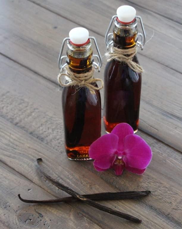 JL Gourmet Imports 10 Madagascar Vanilla Beans Grade A Whole Vanilla Pods for Vanilla Extract and Baking
