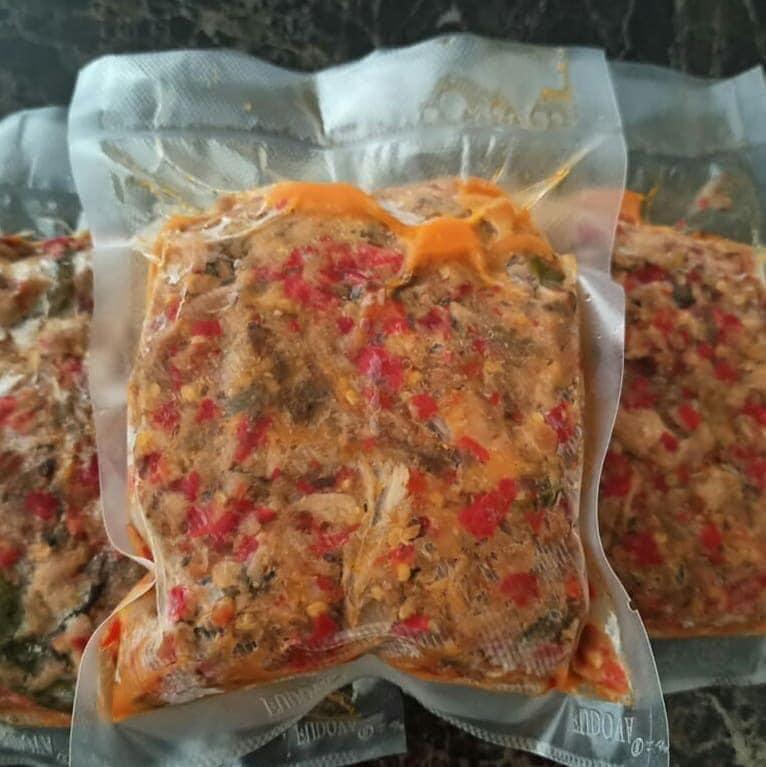 snack Sambal Cakalang Fufu asli manado (10.6oz) delicious Cakalang Fish cooked with chili and Spices Manados style. Product of Indonesia. Halal Certified. Pack of 8