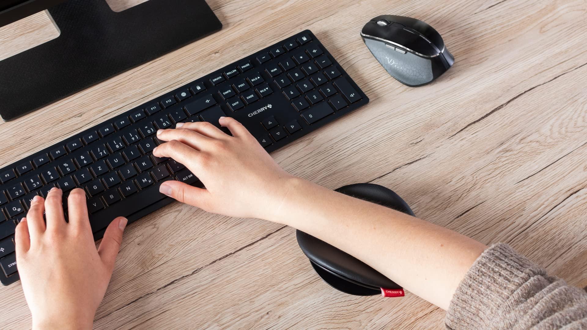 Cherry CHERRY SLIDEPAD Ergo Sliding armrest to Improve ergonomics at The Workplace. Full Freedom of Movement with a Comfortable Posture at The Same time