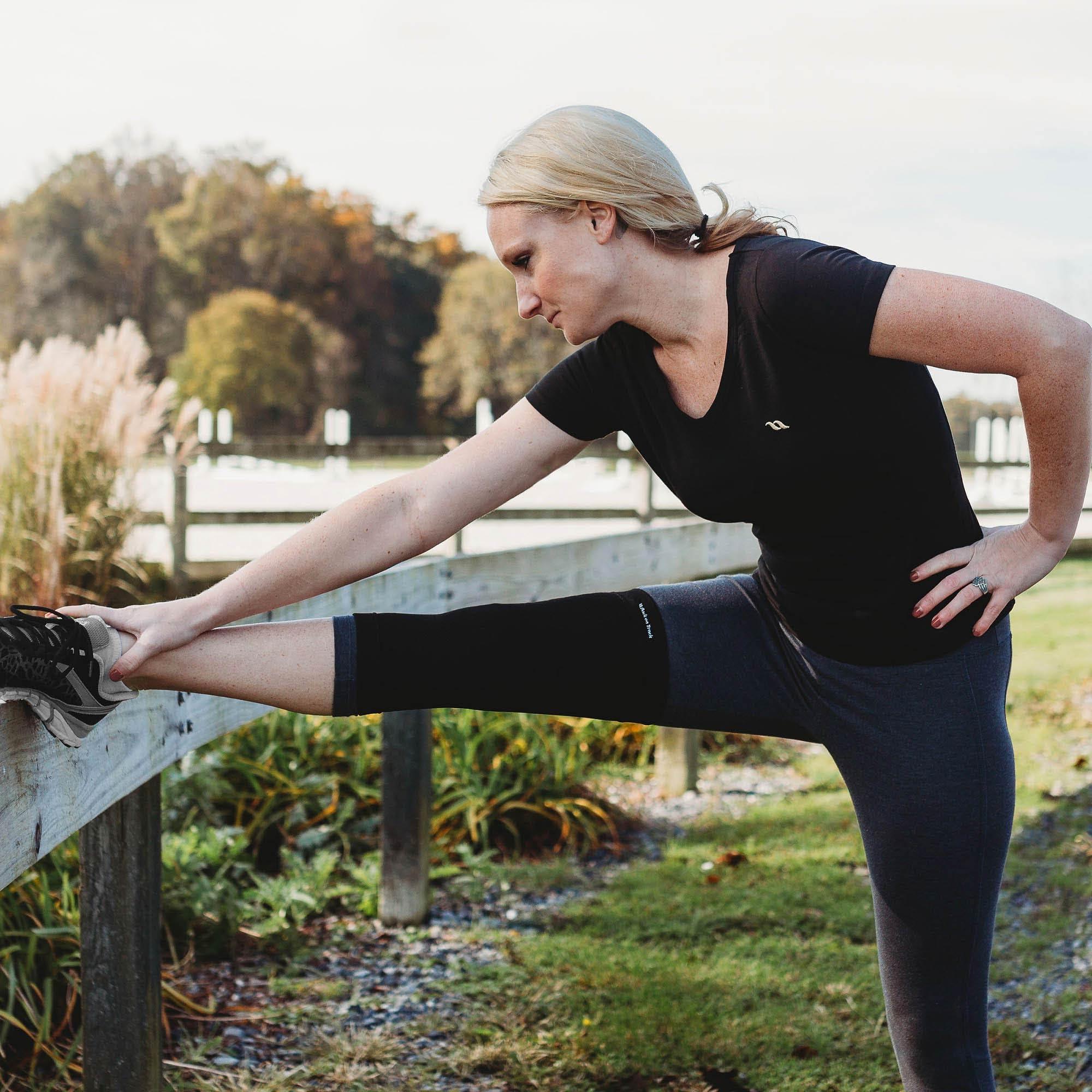 Back on Track Back on Track Knee Brace - Classic 2-Way Stretch Knee Compression Support Sleeve Brace for Adult Men & Women, 1 Pair, Black- XL