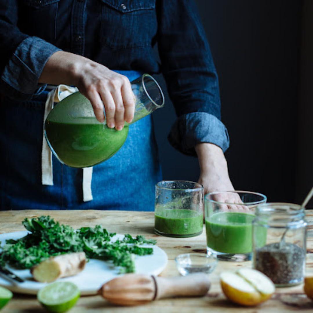 Wizelephant Chlorella Spirulina Powder Organic | Super Greens Powder and Smoothie Mix | Rich in Chlorophyll for Immune Support and Energy | Raw Vegan Protein | Spirulina Chlorella Powder | 50 Servings