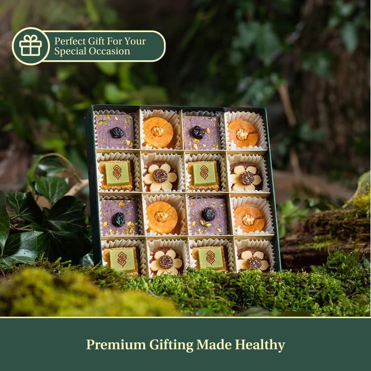 LAUMIÈRE GOURMET FRUITS Laumire Gourmet Fruits - Superfood Parfait Collection - Square (16 Pcs) - Healthy Gift Basket - Dried Fruit Gift Basket - No Added Sugar - Gluten Free - Vegan Gift Basket - Dried Fruit