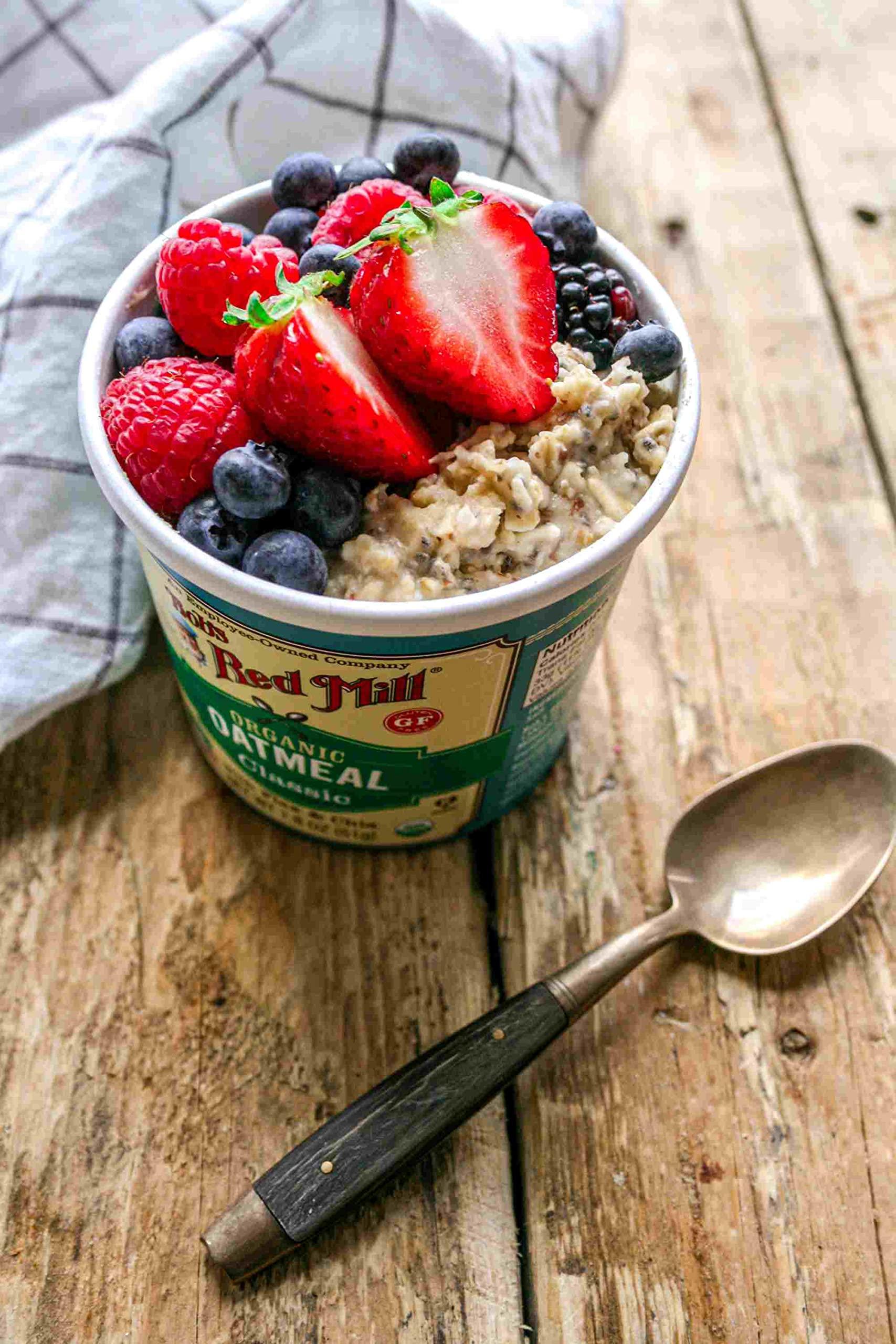 Bob's Red Mill Bob\'s Red Mill Classic Oatmeal Cup, 1 Cup (Pack of 1) - Non GMO, Gluten Free, Whole Grain, Vegan, Kosher