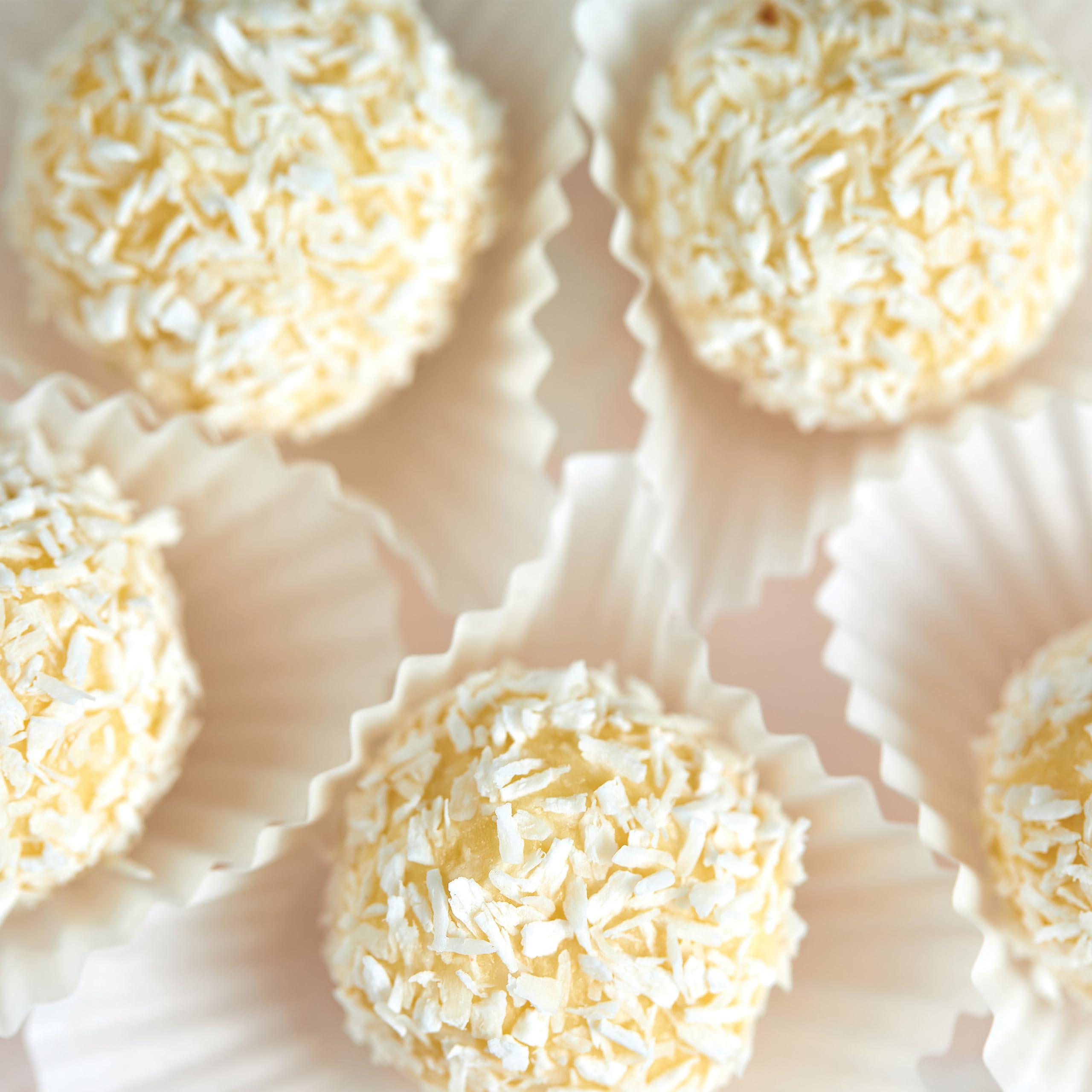 Yupik Yupik Coconut, Shredded/Sweetened, 35.3 Ounce