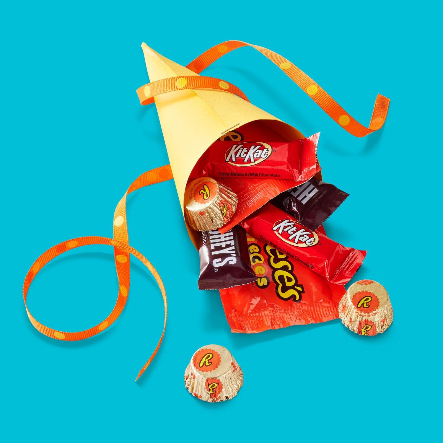 HERSHEY'S HERSHEY\'S, KIT KAT and REESE\'S Assorted Flavored Candy Party Pack, 33.38 oz