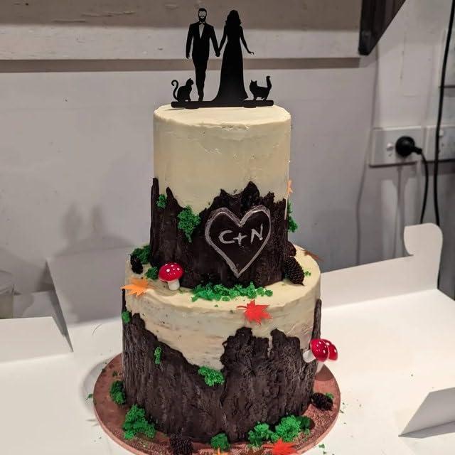 snzazhe Guitarist Wedding Cake Topper, Musician Cake Topper, Guitar Player Cake Topper, Music Cake Topper, Bass guitar cake topper, Guitarist Party Supplies, the Best Souvenirs for Family and Friends.