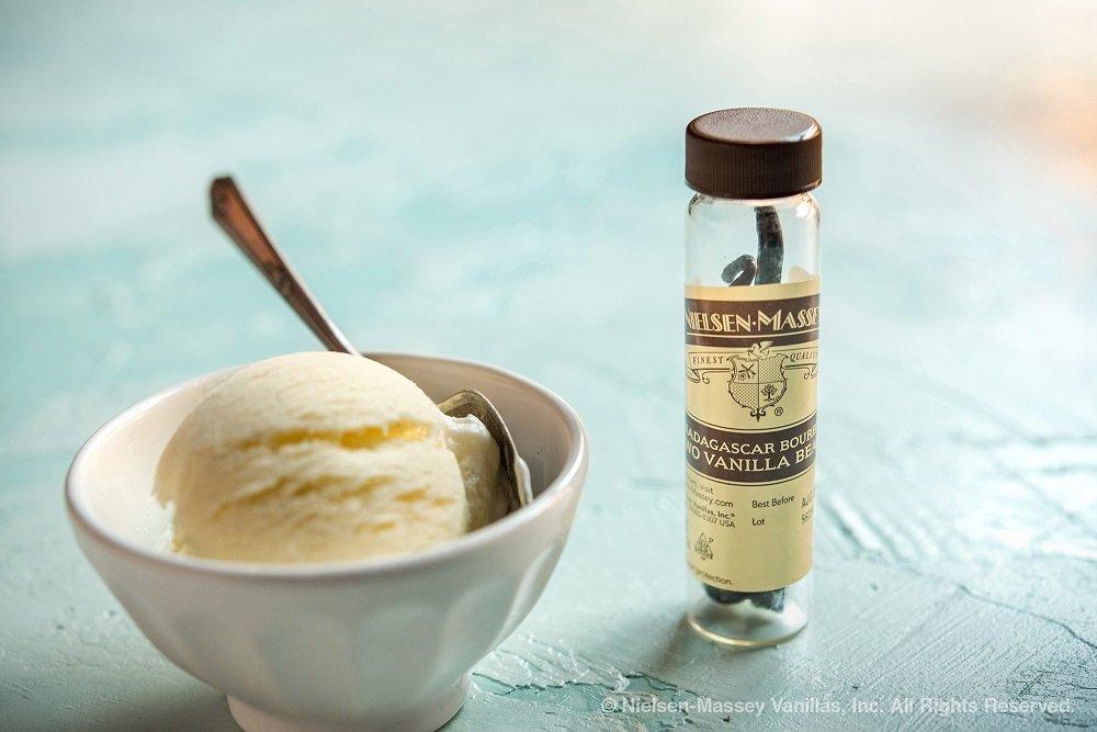 Nielsen-Massey Nielsen-Massey Madagascar Bourbon Vanilla Beans for Baking and Cooking, 2-Bean Vial with Gift Box