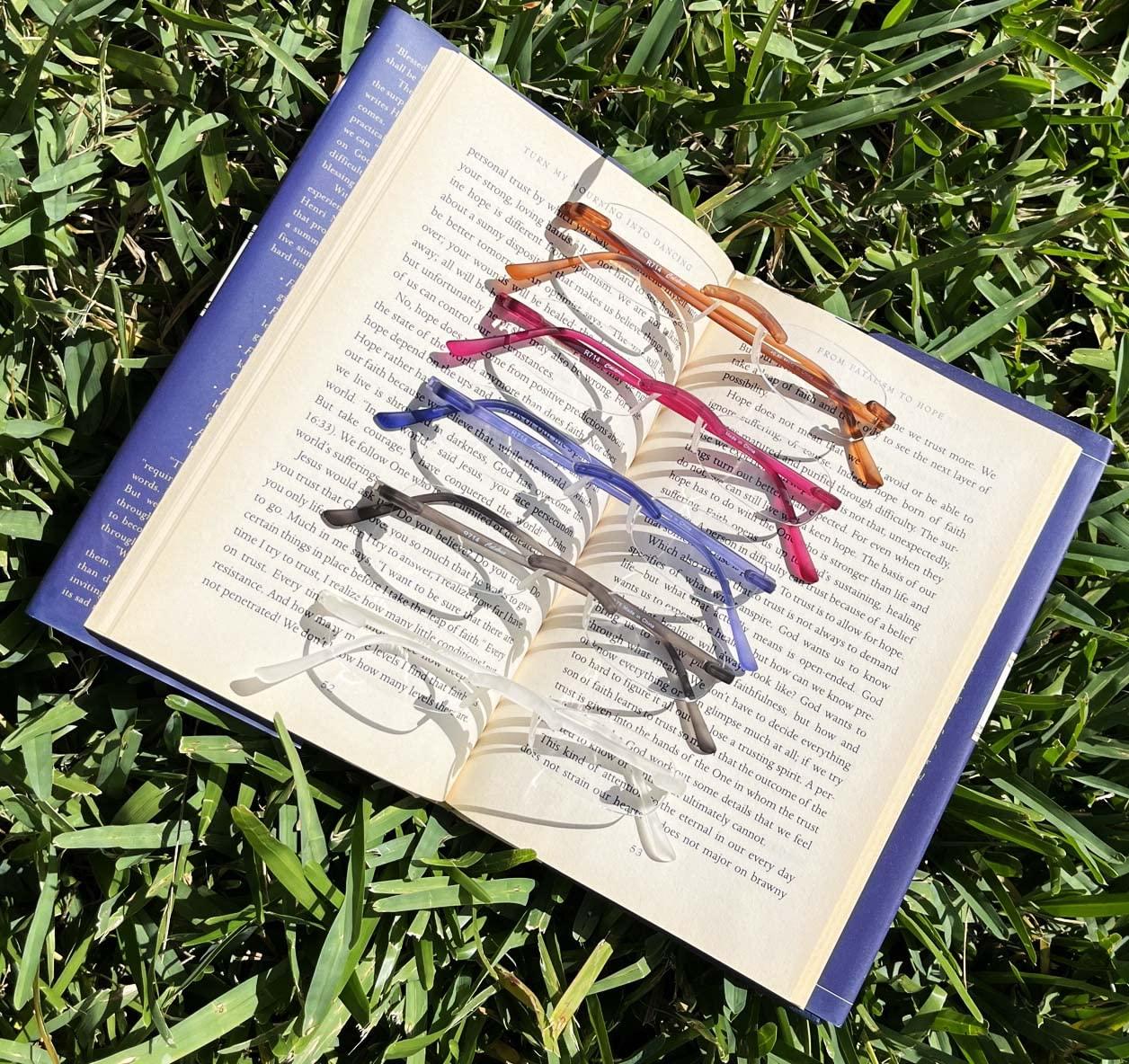 Laerdal Laerdal Stifneck Select Extrication Pediatric Collar, Stabilize Spinal Patients Correctly and Easily with the Quick Lock Sizing Mechanism, Pediatric Collar Has Three Sizing Position to Cover a Wide Range of Patients