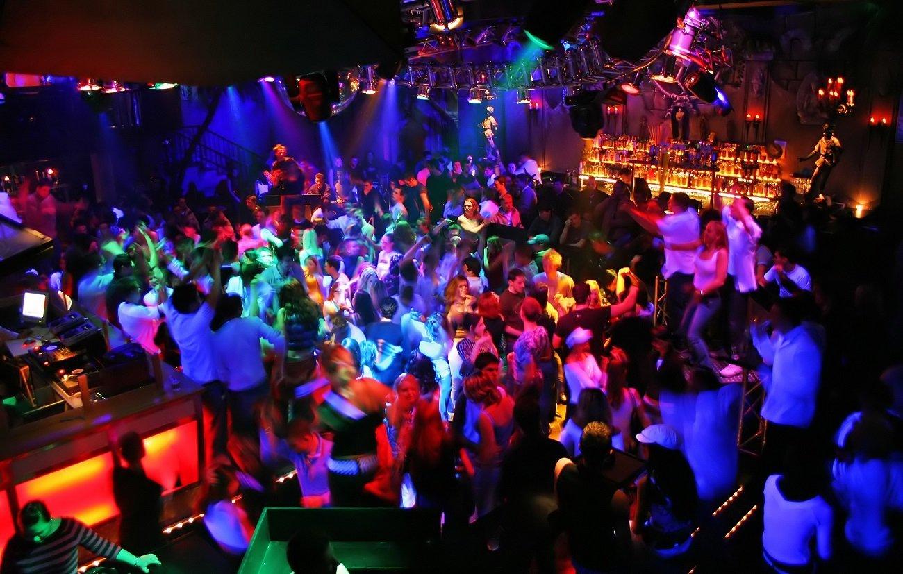 LIVEMUS!C LiveMus!c HearSafe Ear Plugs - High Fidelity Earplugs for Musician, Concert, Drummer, DJ & Clubbing - Reusable, Comfortable - Noise Protection, Cancelling (Large Size) Transluscent White