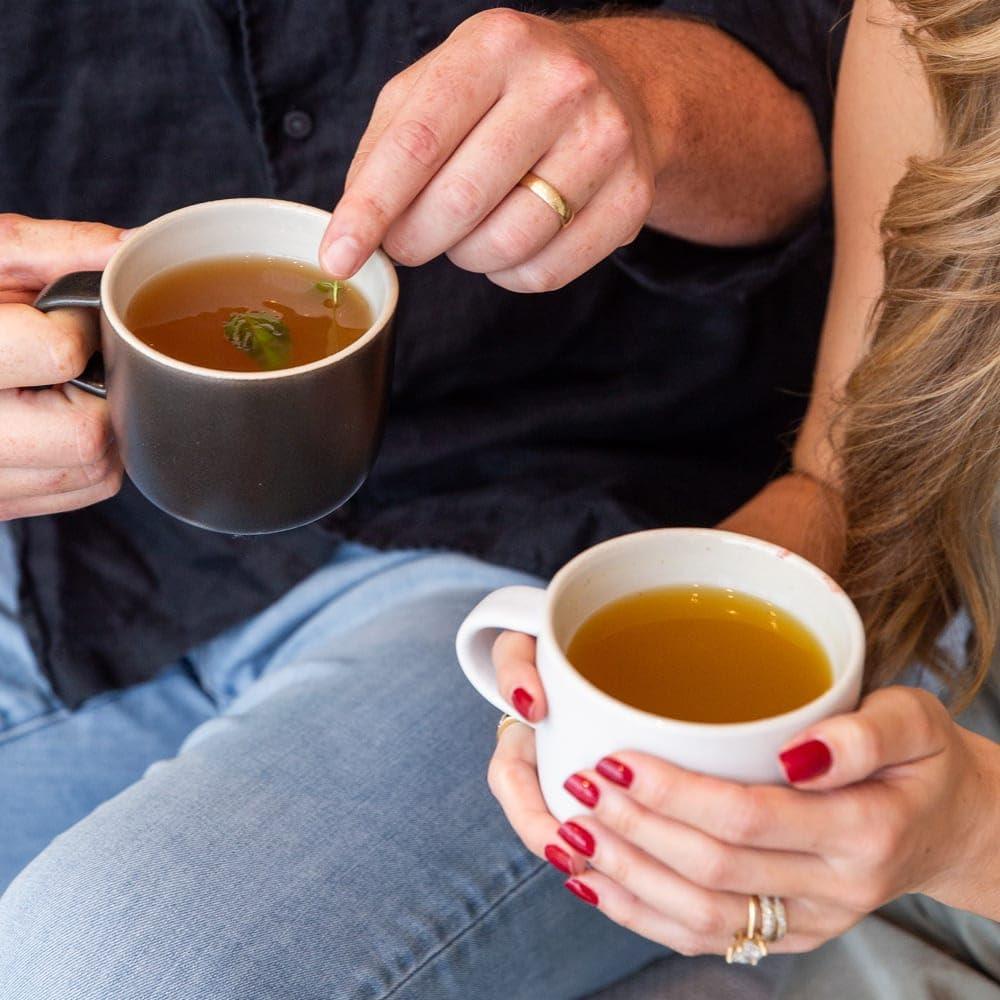 KROMA. Kroma Premium Grass Fed Beef Bone Broth, Dairy & Gluten Free Powder Mix with Collagen, Protein, Turmeric, & other Organic Ingredients, Promotes Gut Health & Healthy Skin, Hair & Nails, 10 Servings