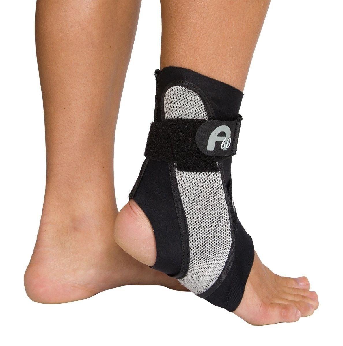 Aircast Aircast A60 Ankle Support Brace, Right Foot, Black, Small (Shoe Size: Men's 4-7 / Women's 5-8.5)