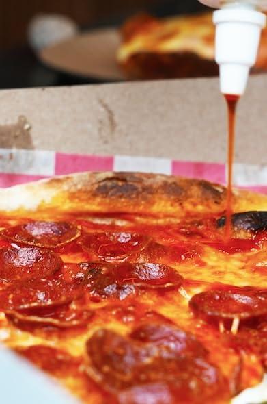 Smala Sauce Smala Chili Oil Sauce - Tingly, Spicy, Savory, Umami - Perfect For Pizza, Meat, Veggies, Ramen, Noodles, Dumplings - Garlic, Onion, Sichuan Pepper - Made In USA - Vegan, Gluten Free (6 oz - 1 Pack)