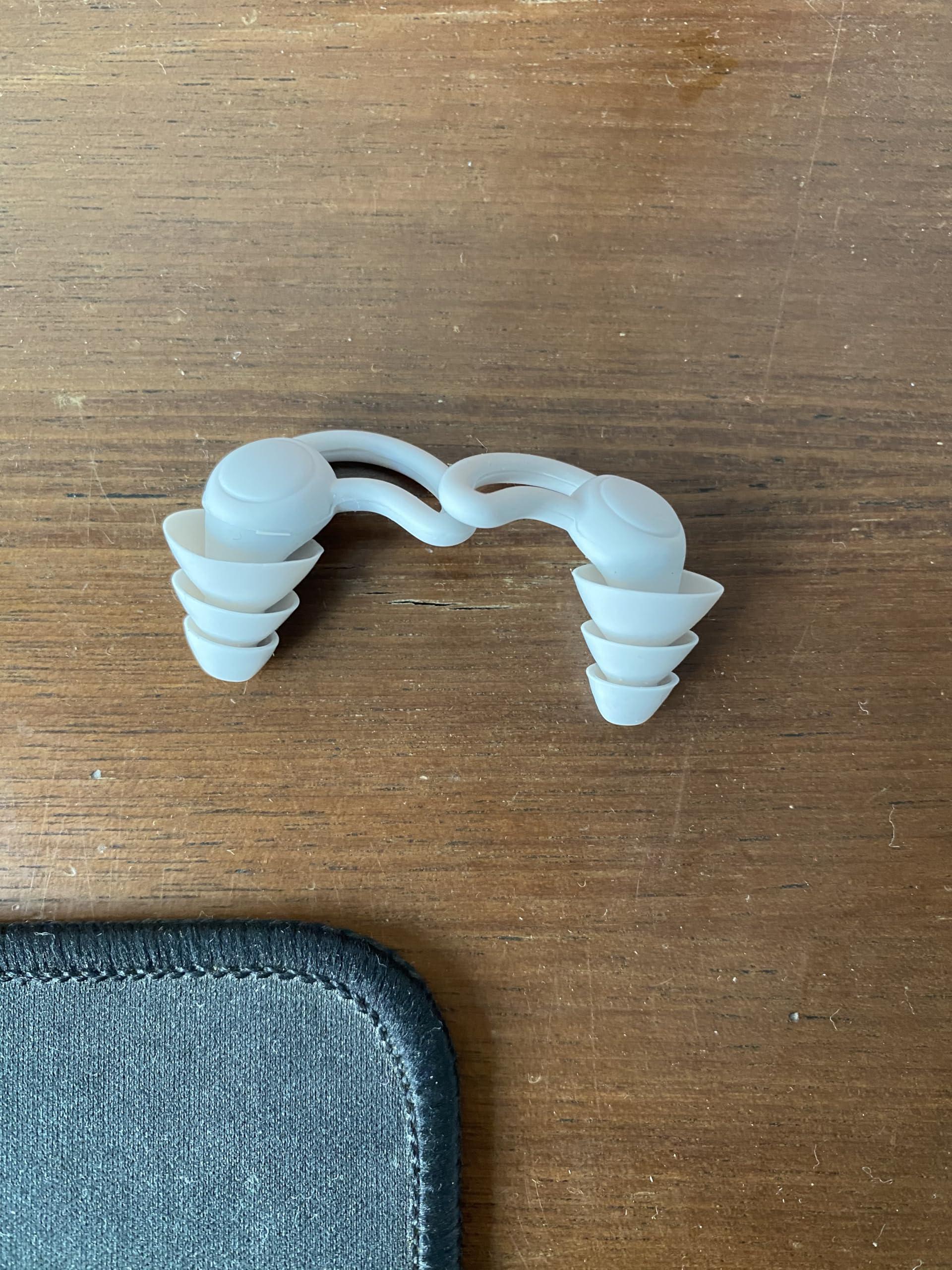 LIHOBI 10 Pairs Noise Reduction Ear Plugs, NRR 40dB Ultra Comfortable Silicone Reusable Ear Plugs for Sleeping, Snoring Swimming, Studying, Concerts, Noise Cancelling and Hearing Protection Grey